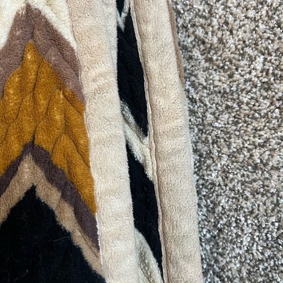 Missoni x Target Zigzag Blanket in Black, Brown, and Cream - Picture 6 of 6